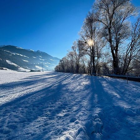 הארט אים זילרטל View4Two / Chalet-Apartment Zillertal מראה חיצוני תמונה
